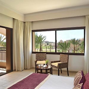 Two-Bedroom Suite Queen or Twin Bed– Garden view